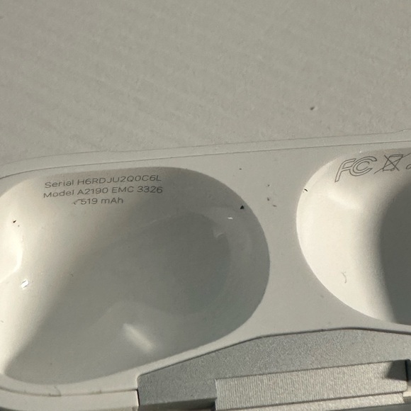 AirPod Pro 1st gen A2190- Case Only - Picture 1 of 6